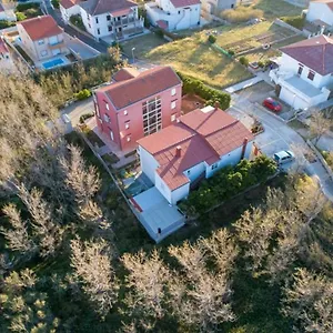 Tino Kustic 2 Pag Town