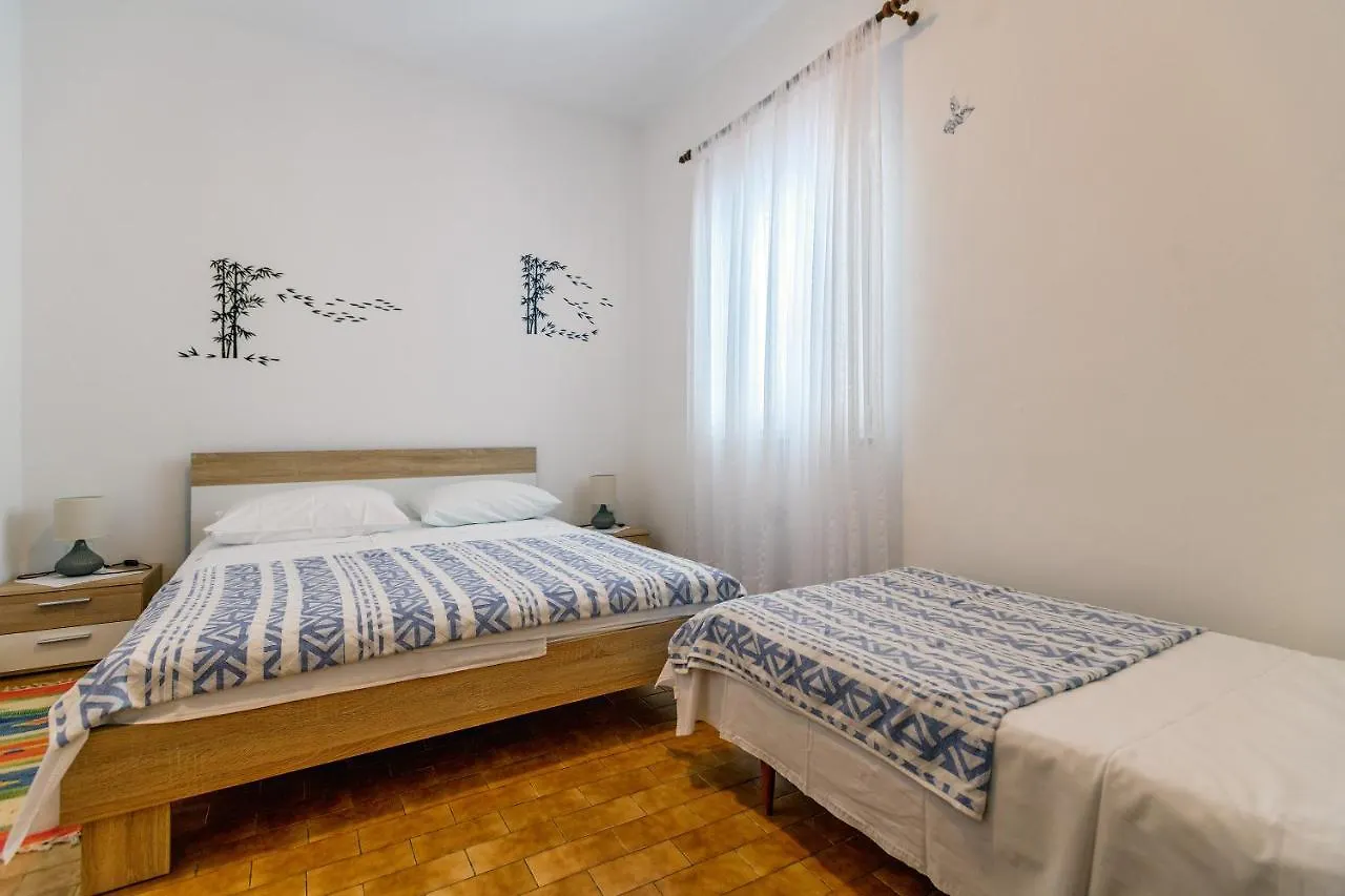 Apartmant Prosika Pag Town
